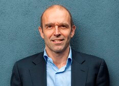 Maarten Hajer: Overheid moet zich binnenstebuiten keren en ambtenaren de straat op sturen