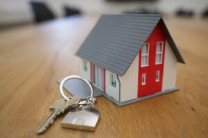 Dakloosheid bestrijden met Housing First – wat vraagt dit?