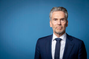 Hoe politici kiezers overtuigen op ze te stemmen