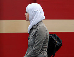 Maak van islamkritiek geen racisme