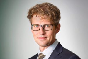 Minister Dekker wil filantropische sector beter leren kennen