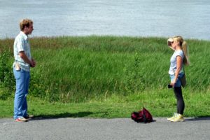 Afstand bewaren hoewel we aangeraakt willen worden