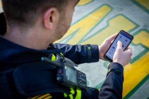 Wijkprofessionals: zicht krijgen op online wereld van jongeren